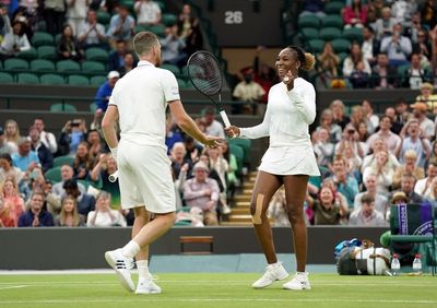 Victorious return for Venus Williams as she partners Jamie Murray at Wimbledon