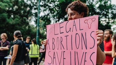 Abortion access in the Northern Territory attracts praise amid global debate over Roe v Wade