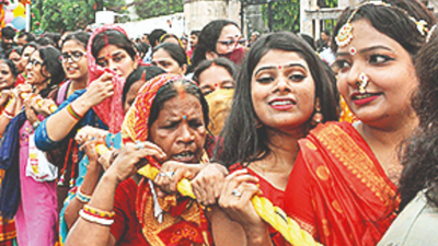 Devotees take part in Jagannath Rath Yatra in Patna
