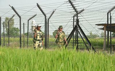 BSF hands back 3-yr-old Pak boy who accidentally reached border