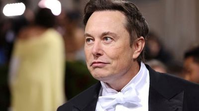 Musk Breaks Silence on Twitter, Posts a Picture with the Pope
