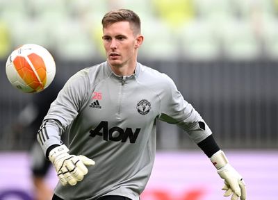 Dean Henderson leaves Manchester United on season-long loan to Nottingham Forest