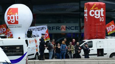 Paris airport strike triggers flight cancellations for third day