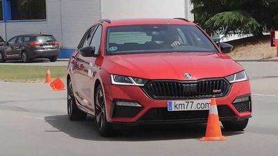 Skoda Octavia Combi RS Fails Moose Test But It Isn't Its Fault