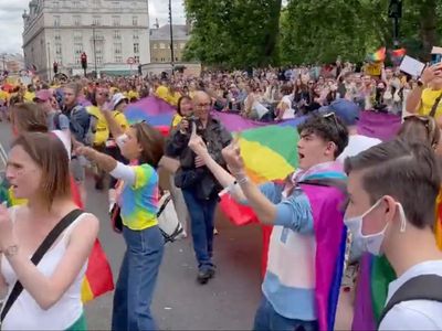 Pride in London: Heartstopper stars dance and give middle finger to homophobic protesters at parade