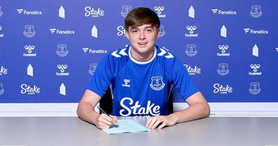 Defender signs new Everton contract as U-turn complete