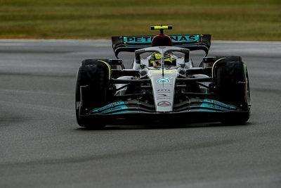 Hamilton "fighting for front row" until final F1 qualifying lap