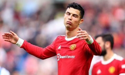 Cristiano Ronaldo tells Manchester United he wants to leave