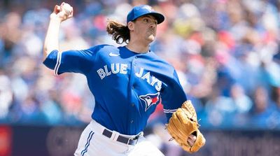 Blue Jays’ Gausman Leaves Game After Being Hit by Line Drive