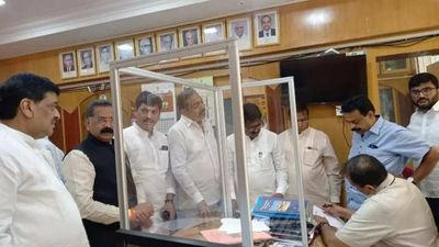 Rival Sena camps set to file complaints over ‘whip’ row