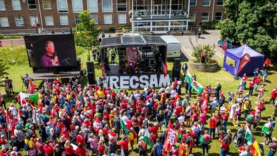 Welsh independence supporters vow ‘total support’ for Scottish Yes drive