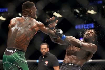 Twitter reacts to Israel Adesanya’s ho-hum title defense over Jared Cannonier at UFC 276
