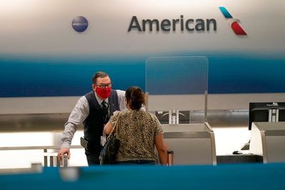 American Airlines glitch temporarily threatens to stop 12,000 flights