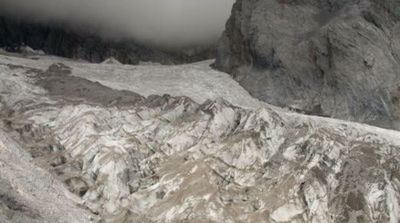 Alpine Glacier Chunk Detaches, Killing Hikers
