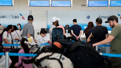 Fourth of July travelers plagued by flight delays, cancellations