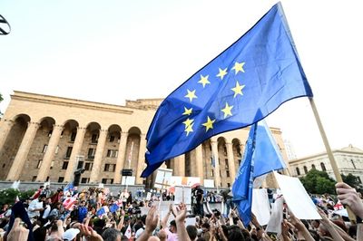 Georgians rally en mass for EU, urge government to quit