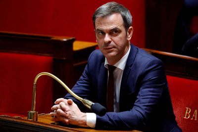 Macron appoints COVID minister as new face of government policy