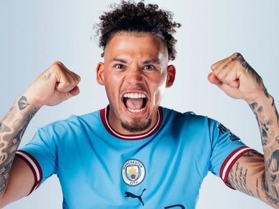 Leeds and England midfielder Kalvin Phillips completes Manchester City switch
