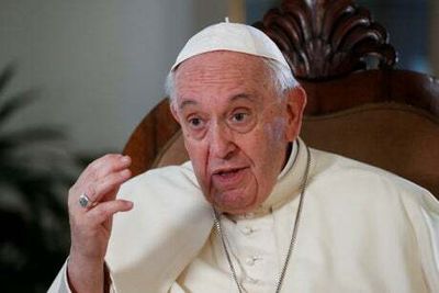 Pope Francis dismisses cancer rumours and says he has no plans to resign