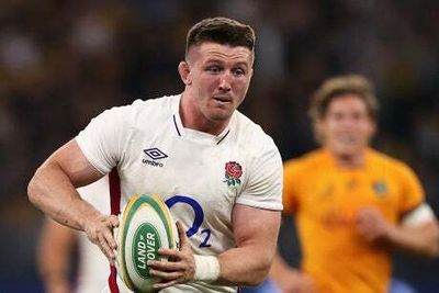 Tom Curry: England flanker withdraws from Australia tour due to concussion after first-Test defeat