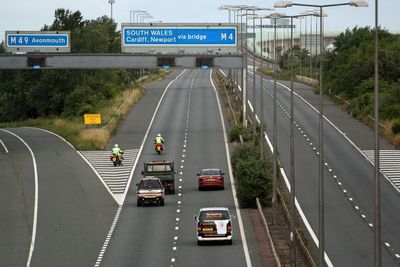 Fuel protests: Petrol hits another new record high of 191.5p as drivers block motorways