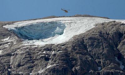 Italian glacier collapse: rescuers hampered by thunderstorms