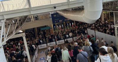 Passport control 'looked like a concert with the crowd' as Irish tourists face lengthy airport queue in top Portugal destination