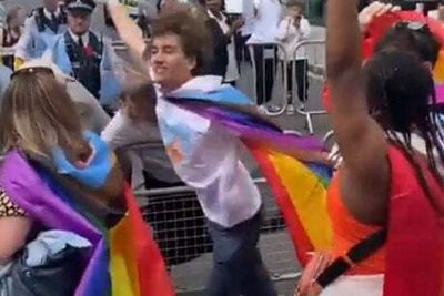 Heartstopper cast dance in the street at London Pride in defiance of anti-LGBT protesters
