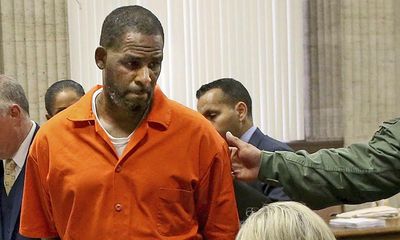 Prosecutors defend decision to place R Kelly under suicide watch