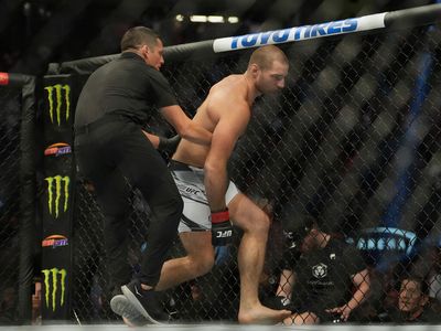 Eugene Bareman: Sean Strickland ‘fumbled the bag’ against Alex Pereira at UFC 276