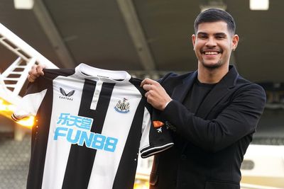 Premier League asks clubs to phase out betting company shirt sponsors