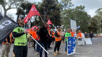 CFMEU and subcontractor fined over illegal picketing at Adelaide apartment construction site