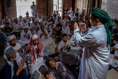 Inside Indonesia's Islamic boarding school for deaf children