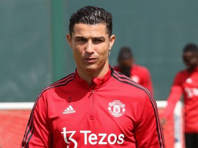 Cristiano Ronaldo: Manchester United uncertain when star will return to training