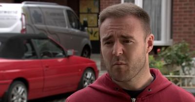 ITV Coronation Street fans make Tyrone and Fiz reunion prediction as he confesses love before wedding to Phill
