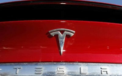 Tesla Stock Slips Lower After Q2 Delivery Slump, Planned Factory Closures