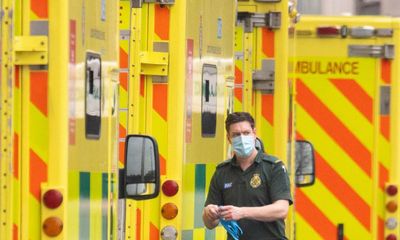 JCVI chief calls for mandatory masks in hospitals amid Covid surge