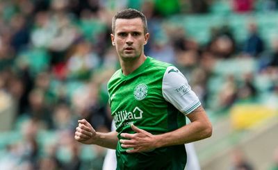 Jamie Murphy signs for St Johnstone following Hibs exit