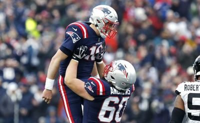 Mac Jones is such a hard worker that David Andrews can’t help but tell the QB to relax