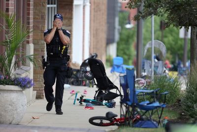 July 4 parade shooting leaves 6 dead, 30 hurt; man detained