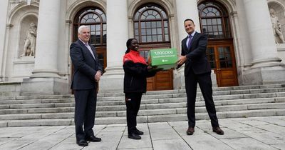 Leo Varadkar accepts one-millionth zero emission delivery after DPD hits milestone number