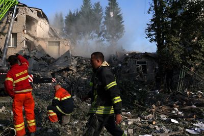German firefighter helps out on frontline in Ukraine's Kharkiv