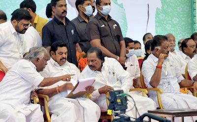 Palaniswami files supplementary application in SC, says party has come to a standstill