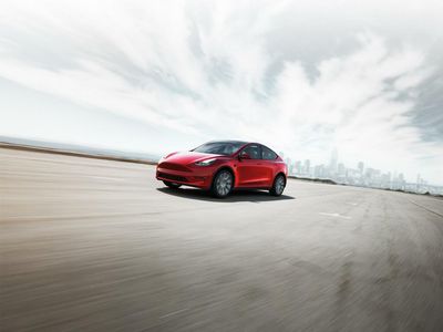 Here's How Much $100 Invested In Tesla Today Will Be Worth If TSLA Reaches New All-Time High
