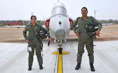 Father-daughter fighter pilot duo create history