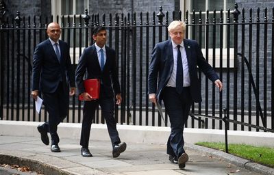 Boris Johnson resignation: Bookmaker suspends betting on PM quitting after Sunak and Javid walk out of cabinet