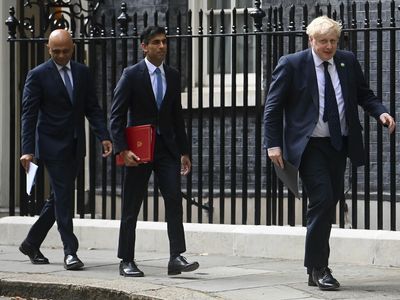 2 key U.K. senior ministers quit Boris Johnson's government