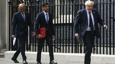 Senior UK cabinet ministers Sunak and Javid resign, plunging govt into chaos
