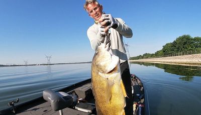 Chicago fishing, Midwest Fishing Report: Flatheads, catfish, bass, drum, bluegill, Salmon-A-Rama