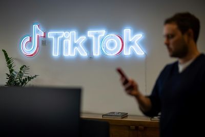 US senators call for close look at TikTok